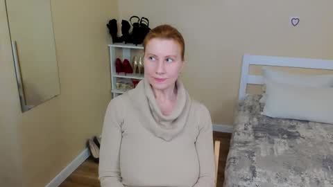 Snapshot of seductive_foxy_ chatting on 19, 3, 2026 seductive_foxy_ online show from 19, 3, 2026
