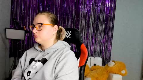 seductive_she_wolf online show from 12, 3, 2025