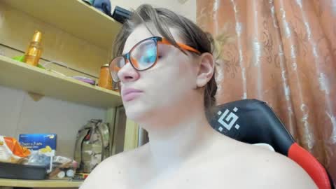 seductive_she_wolf online show from 19, 4, 2026