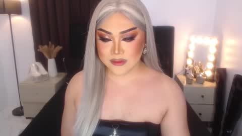 Natalie Mefford online show from 15, 2, 2025