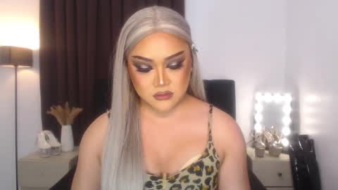 Natalie Mefford online show from 18, 2, 2025