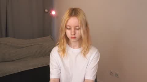 See Its honey bunny  im Lana online show from 7, 6, 2026