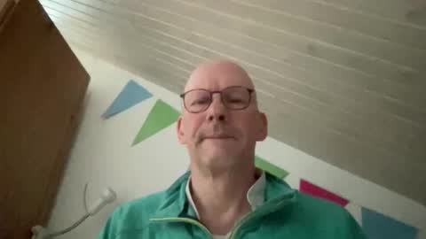 Snapshot of seethebigpicture chatting on 16, 5, 2026 seethebigpicture online show from 16, 5, 2026