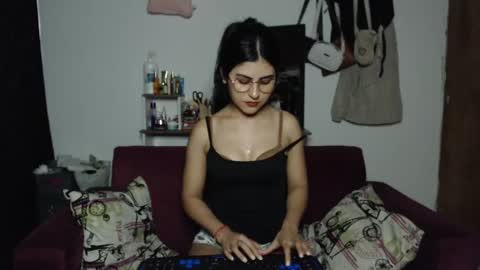 seleena_01 online show from 3, 3, 2025