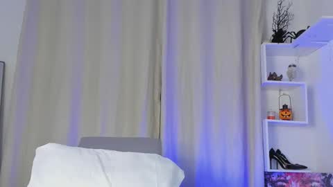 selenafox online show from 6, 11, 2025