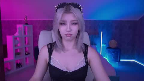 selenairis online show from 26, 6, 2026