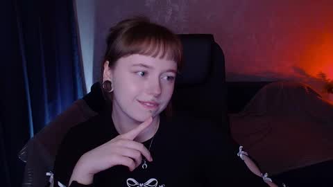 Snapshot of selenalily chatting on 1, 6, 2026 Lilith online show from 1, 6, 2026
