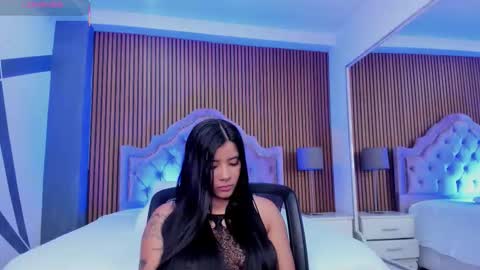 selenastonne online show from 27, 10, 2025