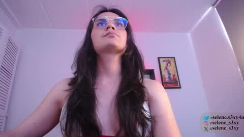 Snapshot of selene_s3xy chatting on 4, 4, 2026 selene_s3xy online show from 4, 4, 2026