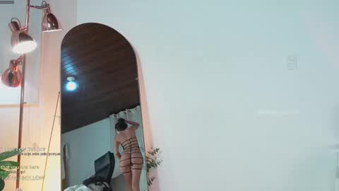 Snapshot of selene_starkk chatting on 15, 11, 2025 Sel Your Little butterfly online show from 15, 11, 2025