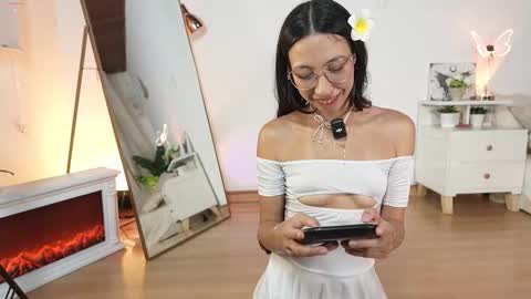 Snapshot of selene_starkk chatting on 3, 2, 2026 Sel Your Little butterfly online show from 3, 2, 2026