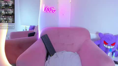 selene_swee online show from 8, 11, 2025