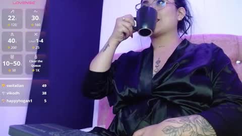 Snapshot of selenemore chatting on 11, 11, 2025 Selene online show from 11, 11, 2025