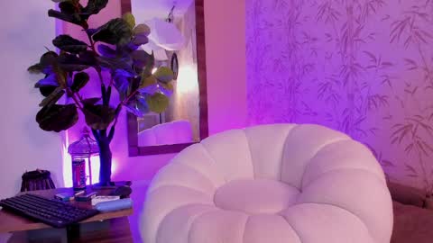 Snapshot of selenenorth chatting on 8, 4, 2026 selenenorth online show from 8, 4, 2026