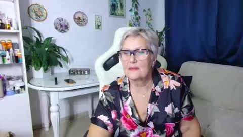 Selenna online show from 2, 12, 2025