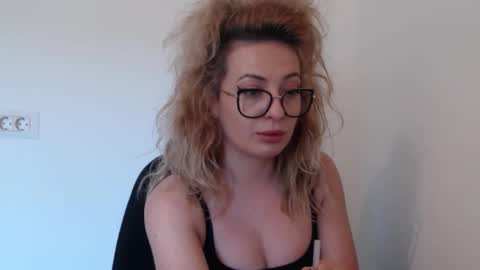 Selenna online show from 30, 10, 2025