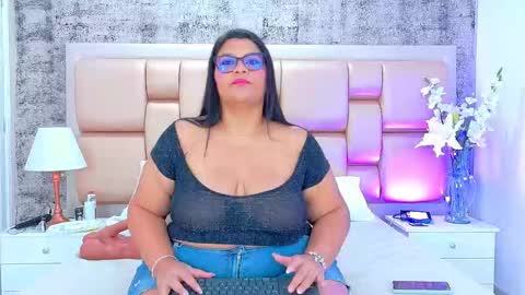 Selenna Cooper online show from 5, 12, 2025