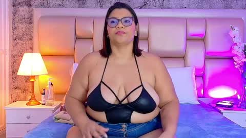 Selenna Cooper online show from 17, 5, 2026