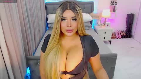 Snapshot of selfsuckcumexploder chatting on 22, 10, 2025 Kyla Yung online show from 22, 10, 2025