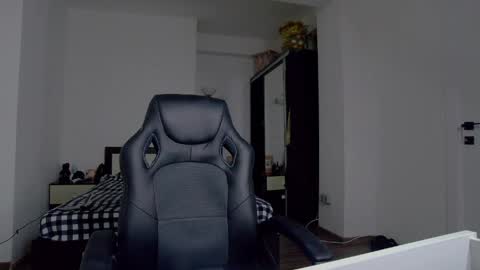 Snapshot of sellena_angel chatting on 2, 5, 2026 sellena_angel online show from 2, 5, 2026