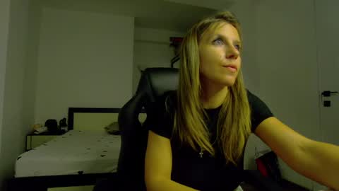 Snapshot of sellena_angel chatting on 14, 5, 2026 sellena_angel online show from 14, 5, 2026