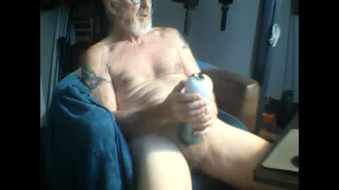 Snapshot of semajstretsa chatting on 1, 2, 2025 frederick online show from 1, 2, 2025