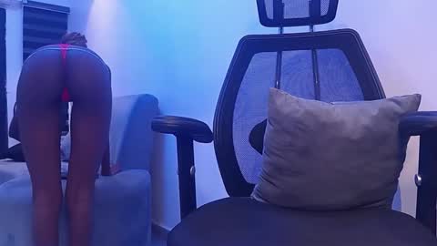 Snapshot of sensational_ave chatting on 14, 9, 2025 sensational_ave online show from 14, 9, 2025