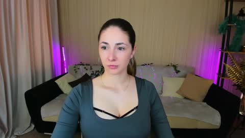 Snapshot of sensitiveheartt chatting on 9, 9, 2025 sensitiveheartt online show from 9, 9, 2025