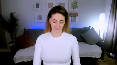 sensitiveheartt online show from 13, 4, 2026