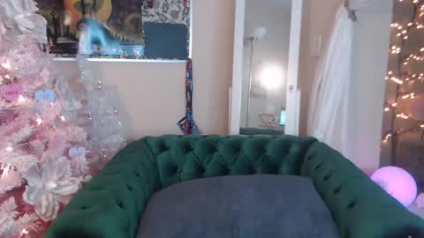 Snapshot of sensual_paradise_ chatting on 2, 2, 2025 V online show from 2, 2, 2025