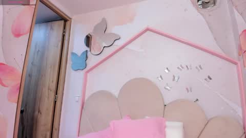 Snapshot of sensual_shanel chatting on 17, 5, 2026 sensual_shanel online show from 17, 5, 2026