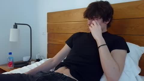 Snapshot of sensualalien chatting on 25, 2, 2025 Cam online show from 25, 2, 2025