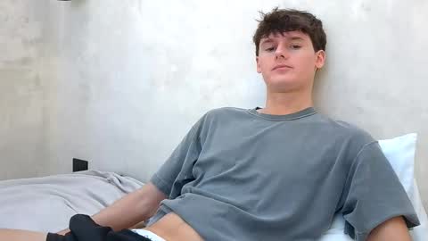 Snapshot of sensualalien chatting on 8, 10, 2025 Cam online show from 8, 10, 2025