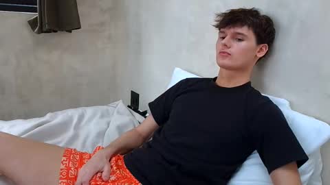 Snapshot of sensualalien chatting on 9, 10, 2025 Cam online show from 9, 10, 2025