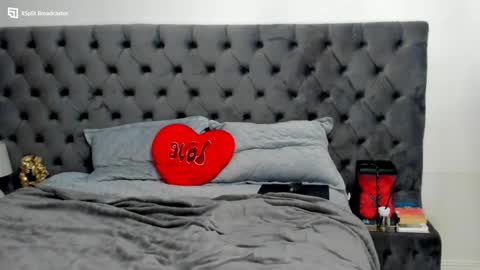 Snapshot of sensualldream chatting on 4, 3, 2025 Alya online show from 4, 3, 2025