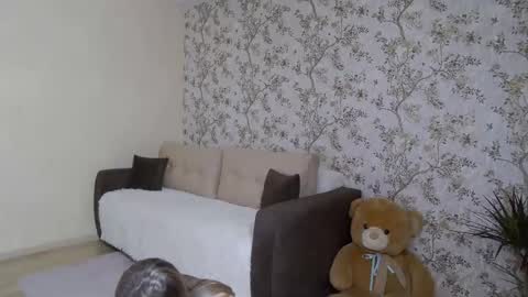 serayarose_ online show from 15, 12, 2025