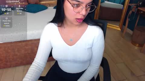 Snapshot of serena_mendez chatting on 6, 10, 2025 Serena online show from 6, 10, 2025