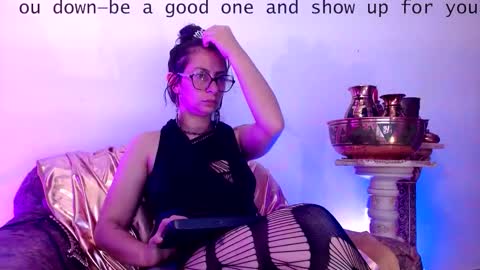 Snapshot of serena_xyz chatting on 25, 11, 2025 Serena Xyz online show from 25, 11, 2025