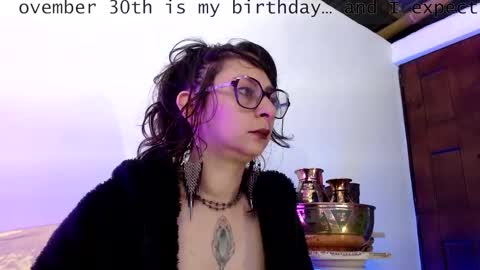 Snapshot of serena_xyz chatting on 26, 11, 2025 Serena Xyz online show from 26, 11, 2025