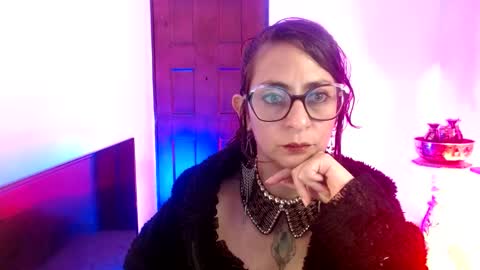 Snapshot of serena_xyz chatting on 13, 12, 2025 Serena Xyz online show from 13, 12, 2025