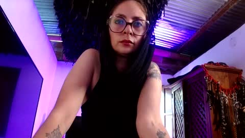 Snapshot of serena_xyz chatting on 18, 4, 2026 Serena Xyz online show from 18, 4, 2026