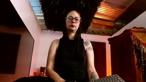 Snapshot of serena_xyz chatting on 19, 4, 2026 Serena Xyz online show from 19, 4, 2026