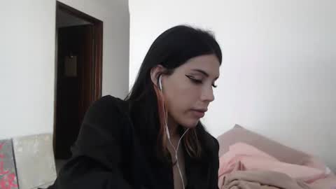 sararoussee online show from 17, 7, 2026