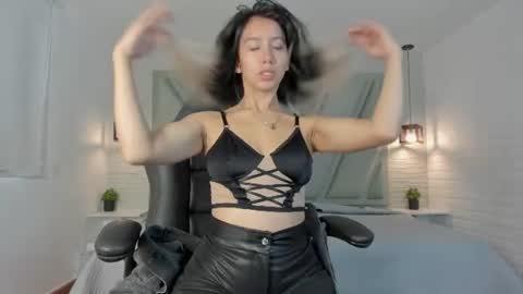 Snapshot of serene_waves chatting on 14, 7, 2026 Serene online show from 14, 7, 2026
