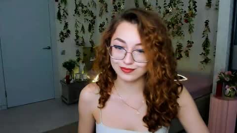 Snapshot of sereneflame chatting on 16, 5, 2026 Ophelia online show from 16, 5, 2026