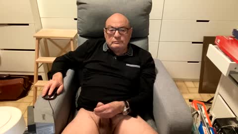 Snapshot of serge8413 chatting on 28, 12, 2024 serge8413 online show from 28, 12, 2024