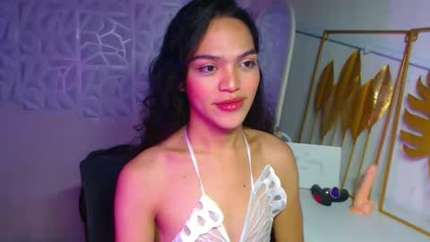 Bella online show from 4, 12, 2025