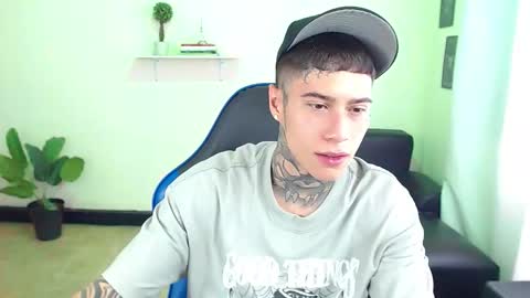 Snapshot of setthomas chatting on 14, 11, 2025 Thomas online show from 14, 11, 2025