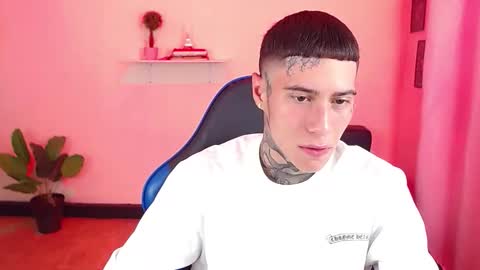 Snapshot of setthomas chatting on 4, 12, 2025 Thomas online show from 4, 12, 2025