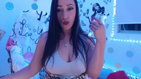 Snapshot of seuctive_woman57 chatting on 26, 1, 2025 samy online show from 26, 1, 2025